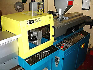 22 tonne Boy Microprocessor based moulding machine